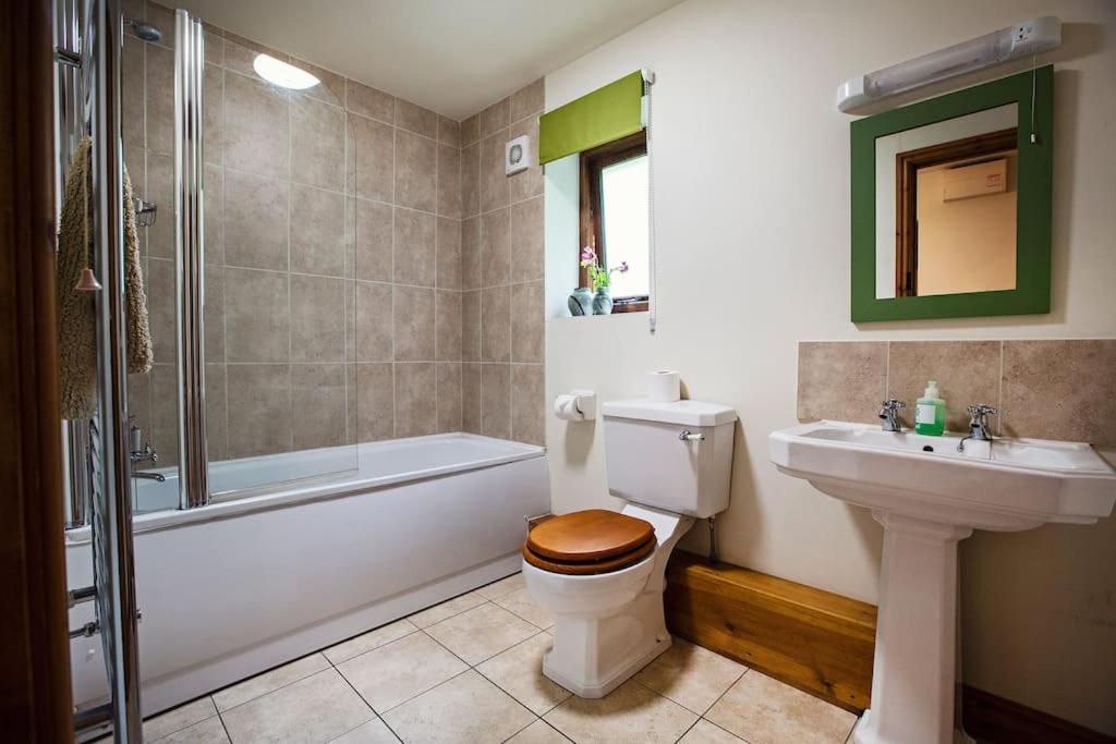 Cabalva Mill Cottage - Very Private And With Views Over The River Wye Clifford Extérieur photo