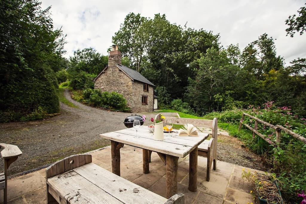 Cabalva Mill Cottage - Very Private And With Views Over The River Wye Clifford Extérieur photo