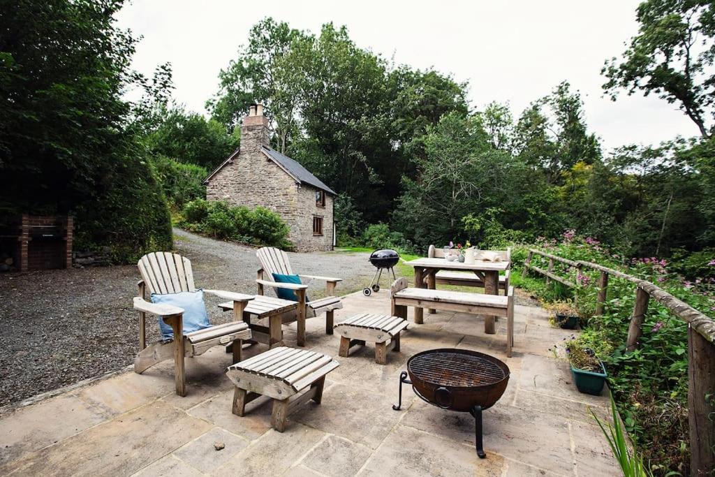 Cabalva Mill Cottage - Very Private And With Views Over The River Wye Clifford Extérieur photo